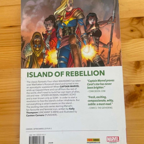 Captain Marvel Re-Entry comic like new in English