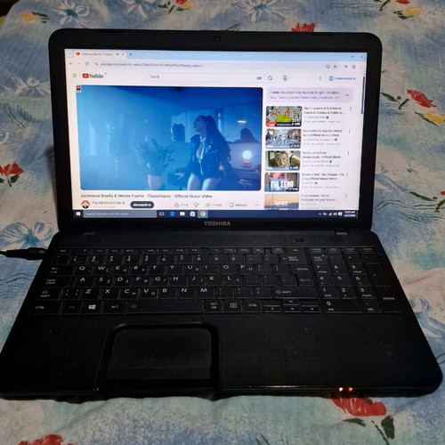 Toshiba Satellite C850D like new with AMD E1-1200, 4GB RAM, 500GB HDD, 15.6 screen