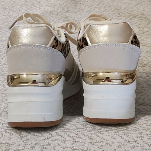 Women's white athletic shoes like new, size 38