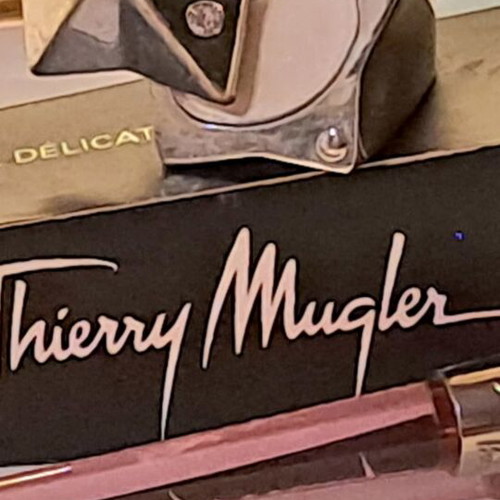 Mugler Angel hair clip and ring with compact parfum set