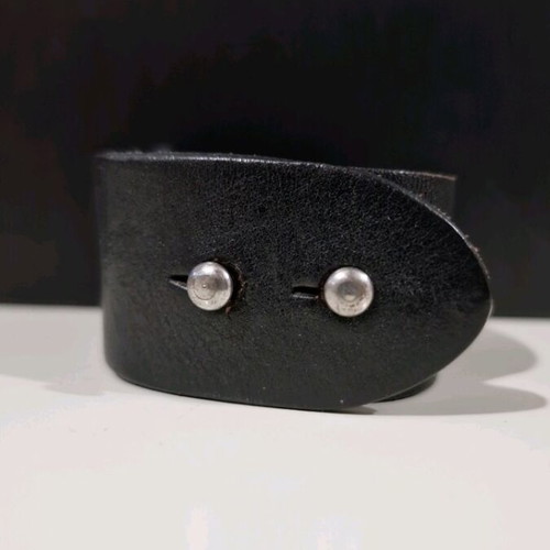 Gothic leather bracelet with chain like new, black