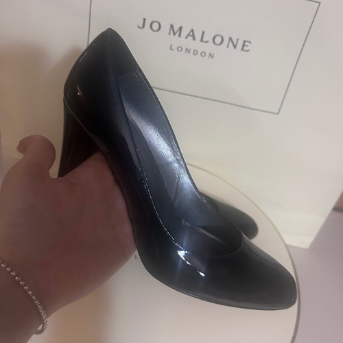 Enric Navarro Black Patent Leather Pumps Size 38 Like New