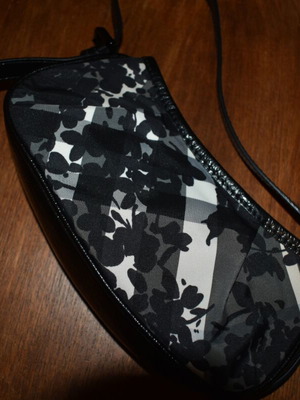 Burberry shoulder bag like new, black, adjustable strap