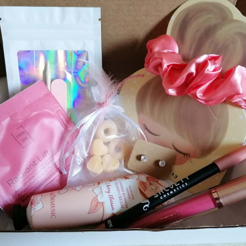 Luxury Beauty & Care Gift Box new