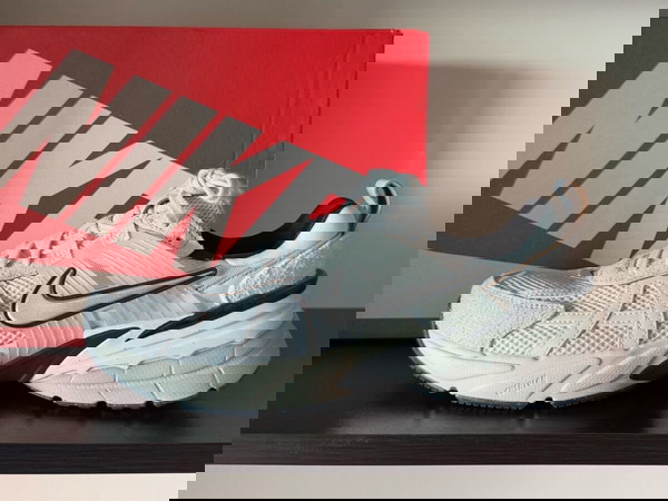 Nike V2K Run 41номер 26.5см Стелка Нови с Кутия