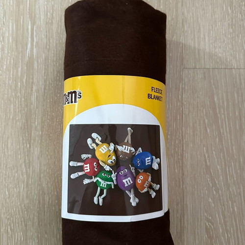M & m’s fleece blanket 127 x 152.4cm new