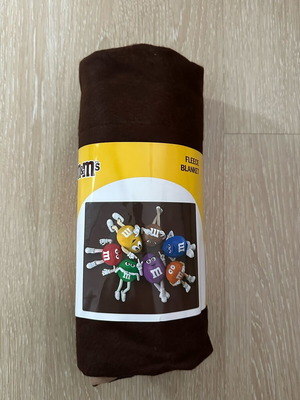 M & m’s fleece blanket 127 x 152.4cm new