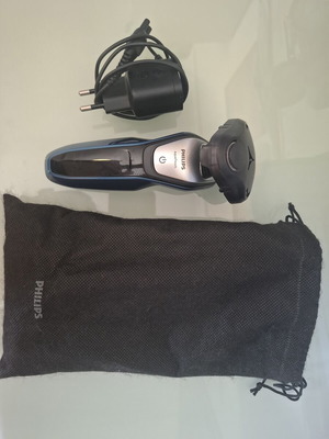 Philips Aquatouch electric shaver like new
