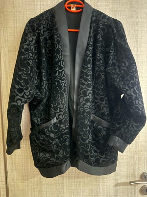 Vintage bomber jacket with pads like new, size XL, black