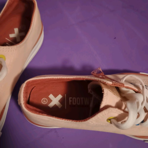 Kids' athletic shoe size 31 pink like new