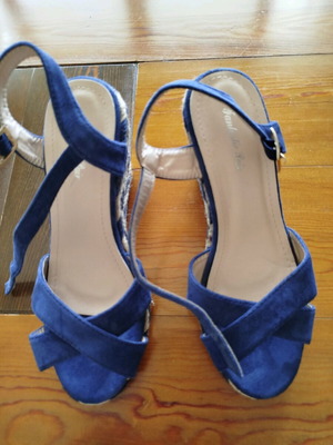 FANTASTIC PAIR platforms.