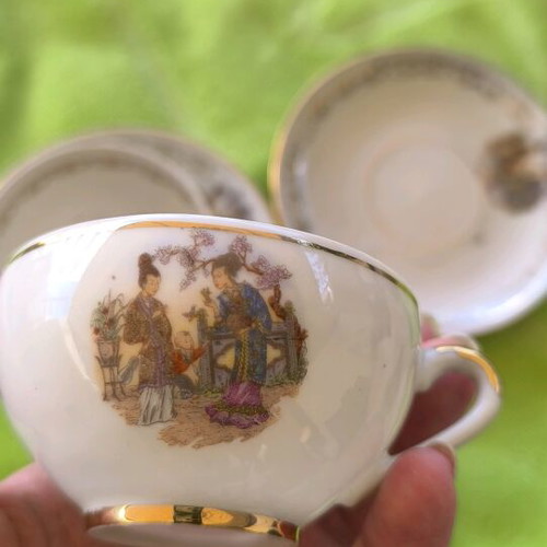 Kutani porcelain cups used with lithographs and gold decoration