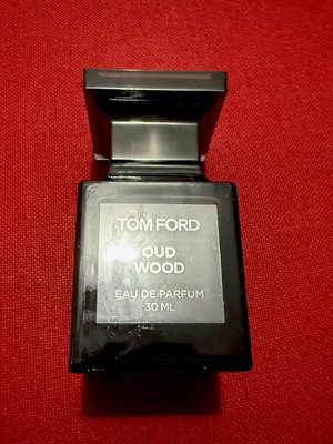 Tom Ford Oud Wood Eau de Parfum 30 ml like new