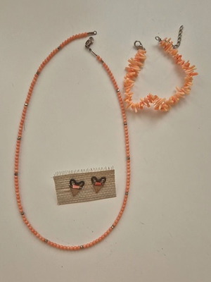 Coral jewelry set 50cm necklace, 20cm bracelet, 2cm stud earrings like new