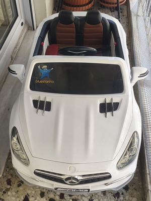 Παιδικό ηλεκτρικό αυτοκίνητο 12V μεταχειρισμένο με δύο μπαταρίες και τηλεχειριστήριο