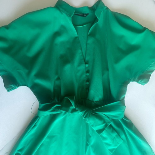 Midi dress Zara new emerald color with belt and pockets