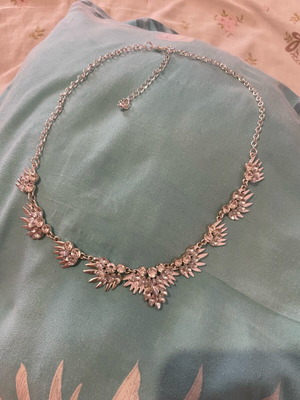 Necklace new unworn