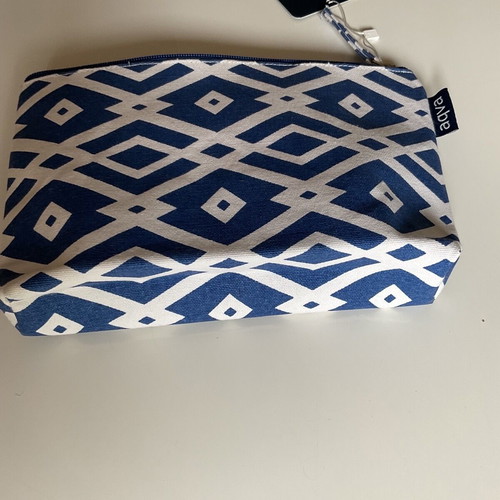 AQVA SUMMER CLUTCH / TOILETRY BAG