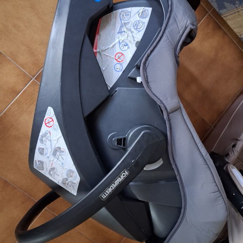 Foppapedretti baby car seat egg shape Group 0+