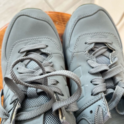 New Balance women's sneakers like new, size 39, gray