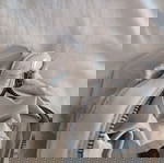 Calvin Klein τσάντα ώμου μεταχειρισμένη, άσπρη και γκρι, vintage