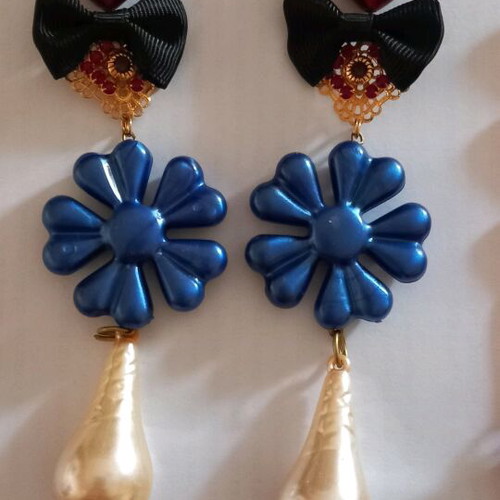 Kaleido 2 pairs of earrings like new