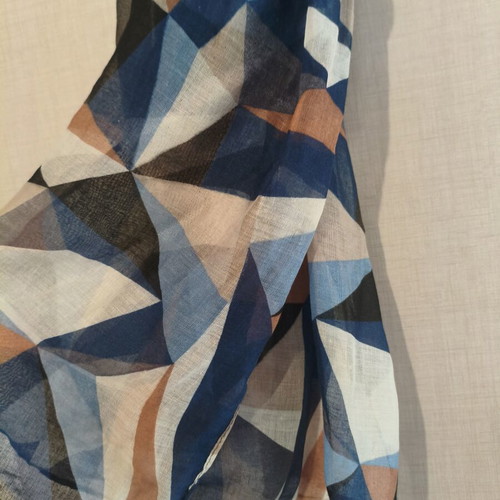 Women's scarf with geometric pattern like new, blue and terracotta