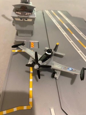 Disney Aircraft Carrier με αεροπλανακι McQueen μεταχειρισμένο