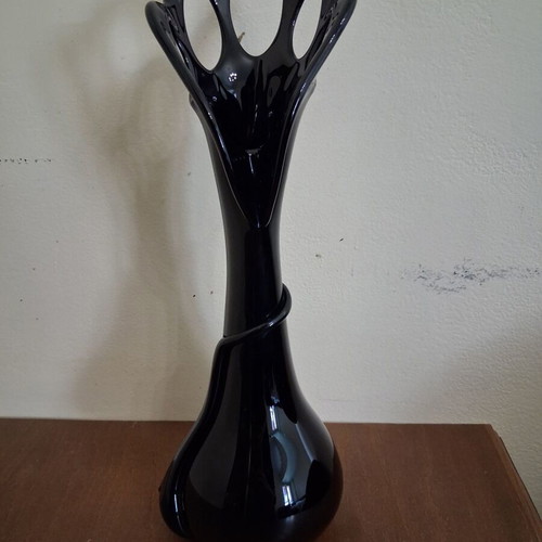 Black art glass vase set like new with gift vase