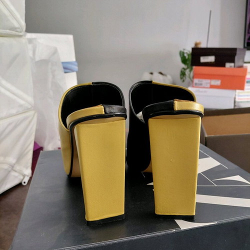 Leather Zara mules in black and yellow, like new