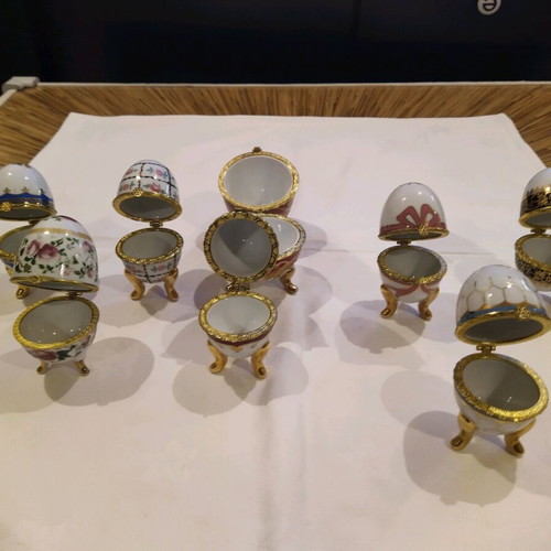 Porcelain eggs like new, set of 8 pieces