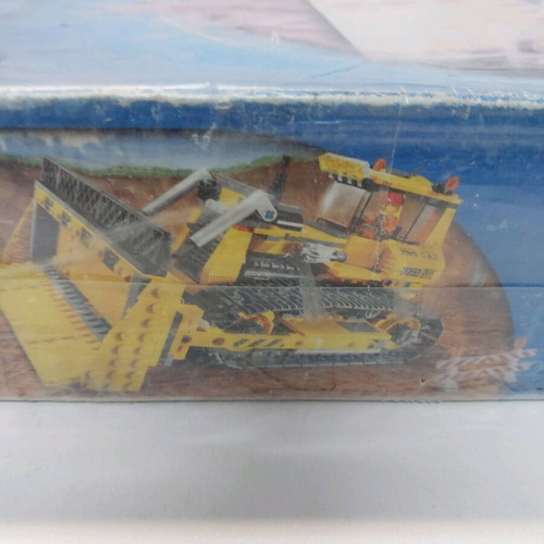 Lego 7685 Bulldozer like new in original packaging
