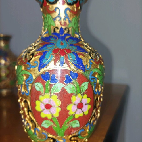 Set of 2 decorative cloisonné vases like new, metal with enamel