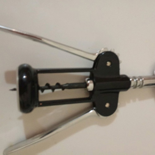 Metal corkscrew wine opener like new