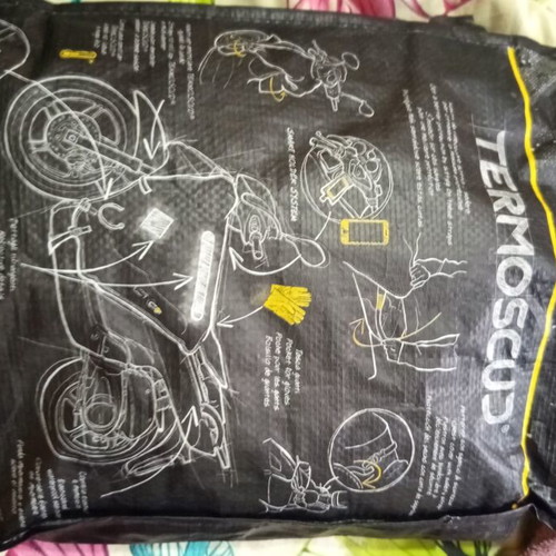Agility Tucano Urbano Blanket like new with fur for cold