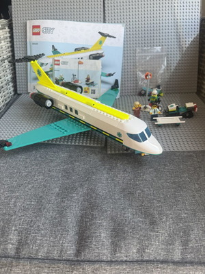 Lego City Air Ambulance 60465 like new, complete set