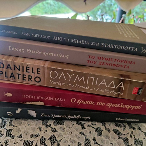Novels like new, pack of 5 wonderful stories