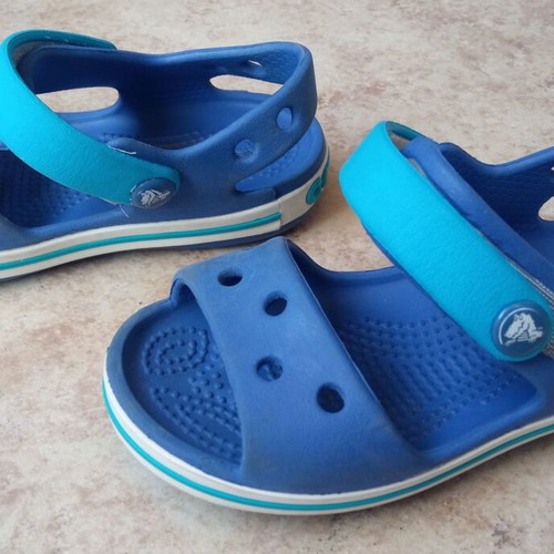 CROCS size 7***WAREHOUSE CLEARANCE**"WHOEVER. GETS IT FIRST!