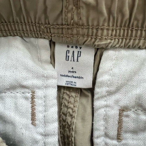 GAP cargo shorts size 4