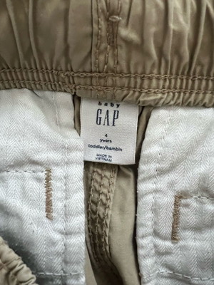 GAP cargo shorts size 4