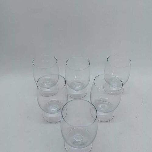 Set of 6 used glass wine glasses 11x7cm
