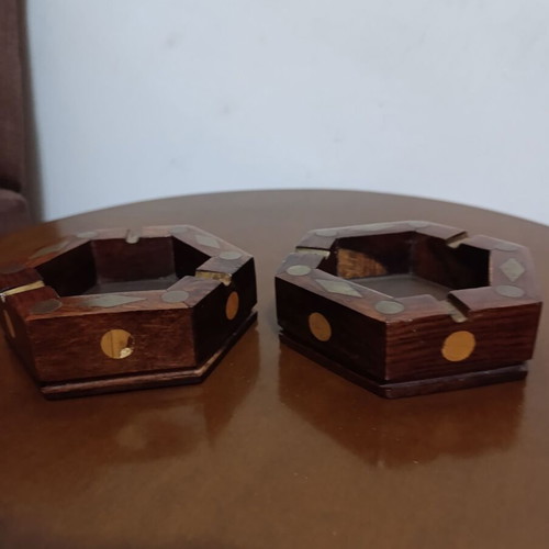 Wooden vintage ashtray set like new with design