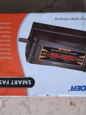 Φορτιστής μπαταρίας αυτοκινήτου 12 V 6 A σαν καινούργιο