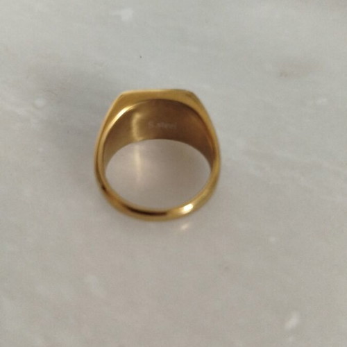 Women's ring stainless steel gold tone, like new, chevalier