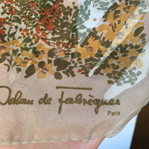 Floral scarf Paris like new, 142x29cm, hand rolled edges
