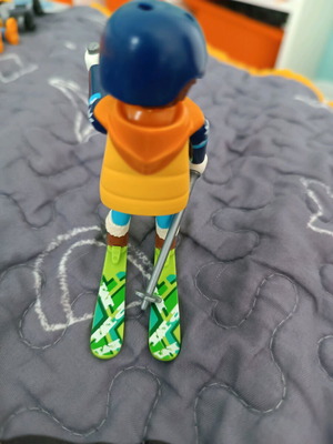 Playmobil figures series 16 skier like new