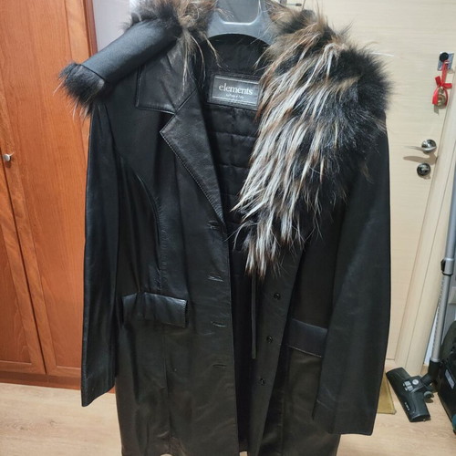 Elements by Moda di Pelle Leather Coat Large like new, black with faux fur collar