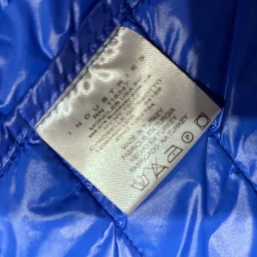 Sleeveless jacket like new with hood blue