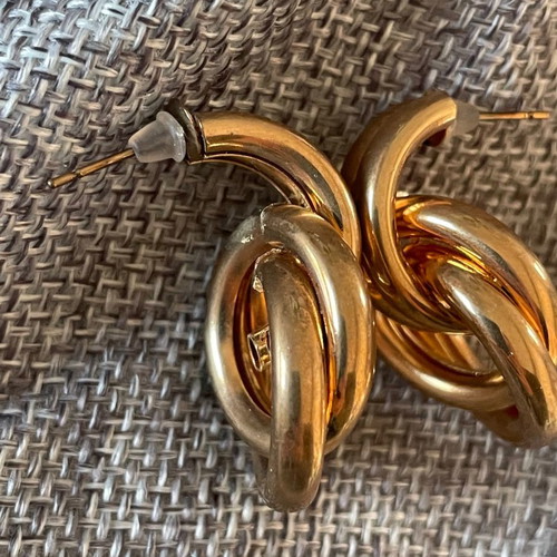 Dangling earrings used with tarnish