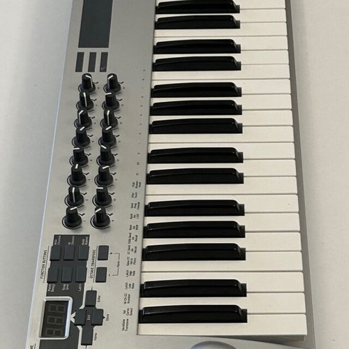 Midi Keyboard E-MU Xboard 49 like new